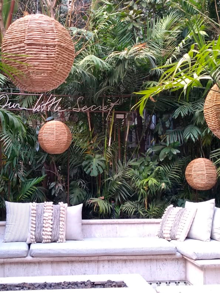 Renta Paquete 5 Lámparas de Techo Esféricas - Imagen 4