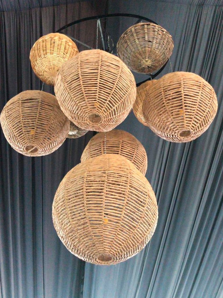 Renta Paquete 5 Lámparas de Techo Esféricas - Imagen 3